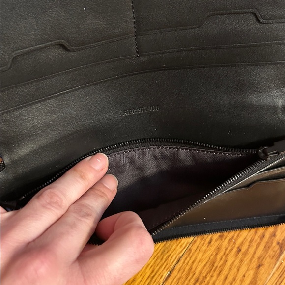 Rag & Bone Distressed silver zip around leather Wallet - Picture 9 of 11